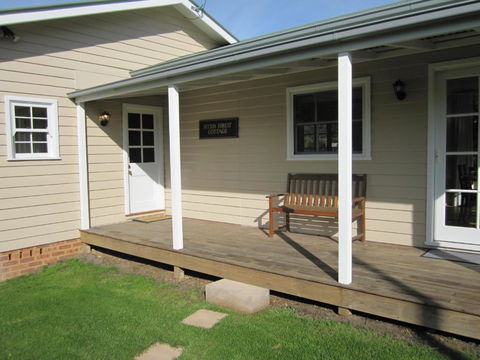 Sutton Forest Cottage - Nambucca Heads Accommodation 3