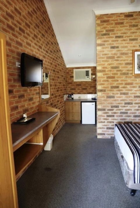 Condobolin Motor Inn - Nambucca Heads Accommodation 6