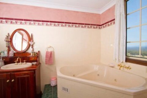 Bimbadeen Mountain Retreat - Nambucca Heads Accommodation 4