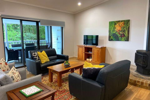 Clouds Mapleton - Nambucca Heads Accommodation 6