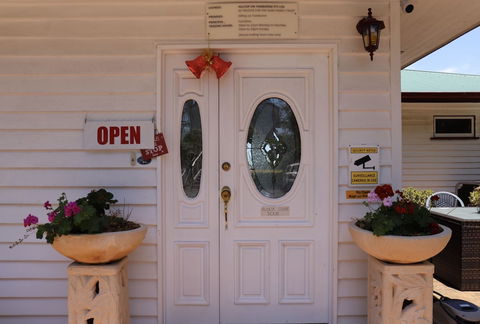 Hilltop On Tamborine - Nambucca Heads Accommodation 0