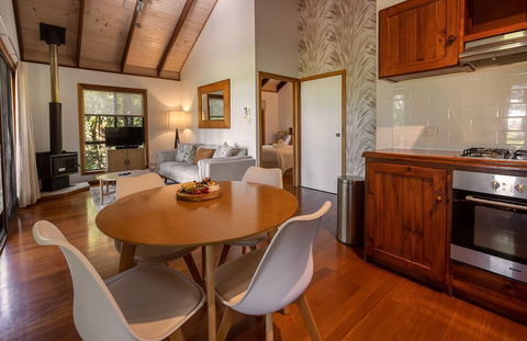 Lake Weyba Cottages - Nambucca Heads Accommodation 5