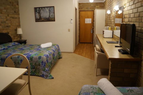 Magdala Motor Lodge & Lakeside Restaurant - Nambucca Heads Accommodation 5