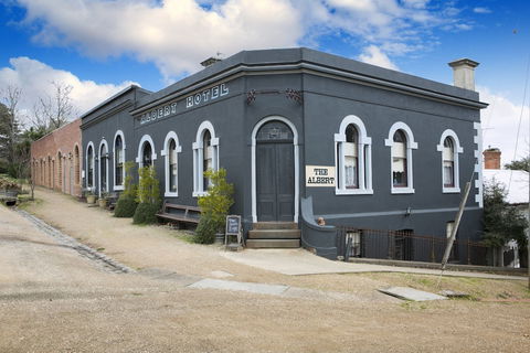 The Albert & Mills Guest House & Apartments - Nambucca Heads Accommodation 2