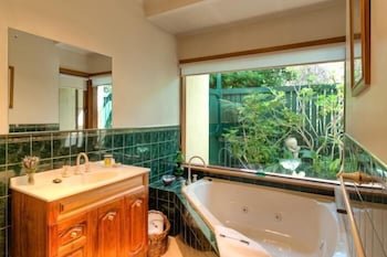 Country Pleasures B&B - Nambucca Heads Accommodation 4