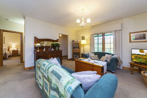 Country Pleasures B&B - Nambucca Heads Accommodation 2