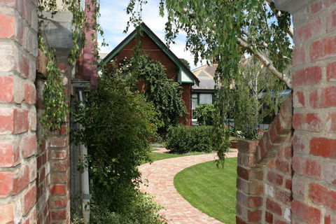 Cleveland Winery - Nambucca Heads Accommodation 2