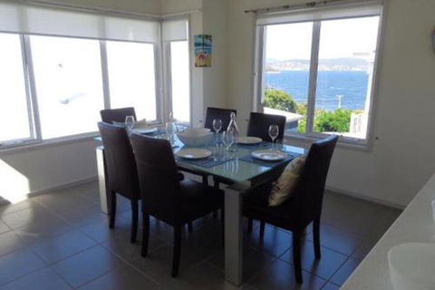 Chapman Street Townhouse Bellerive HobartTasmania - Nambucca Heads Accommodation 0