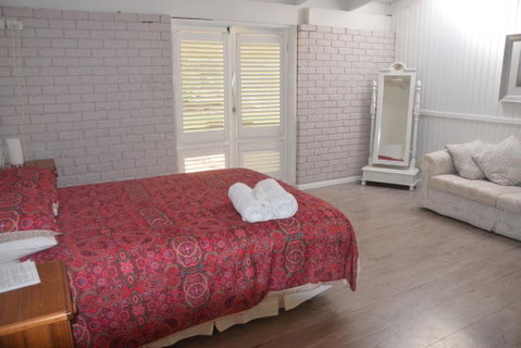 McCarthy Lake House - Nambucca Heads Accommodation 3