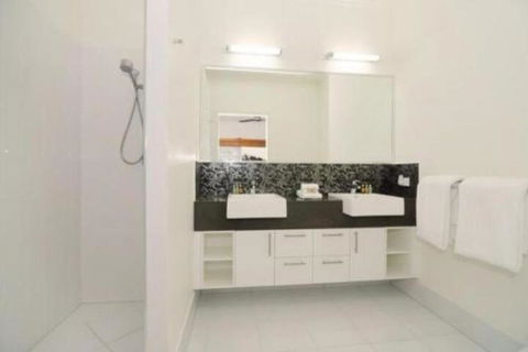 4 Cascade House Luxury Holiday Home - Nambucca Heads Accommodation 2