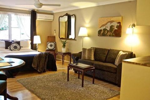 Mount Evelyn Retreat - Nambucca Heads Accommodation 0
