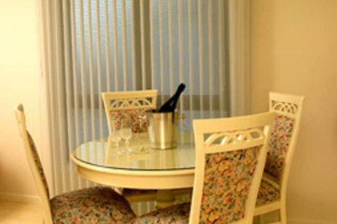 The Charles Robbins - Nambucca Heads Accommodation 3