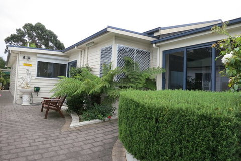 The Charles Robbins - Nambucca Heads Accommodation 1