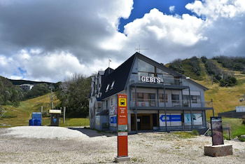 Gebi's Apartments Falls Creek - Nambucca Heads Accommodation 0