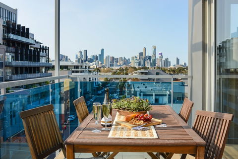 BOUTIQUE STAYS - Zinc 501 - Nambucca Heads Accommodation 1