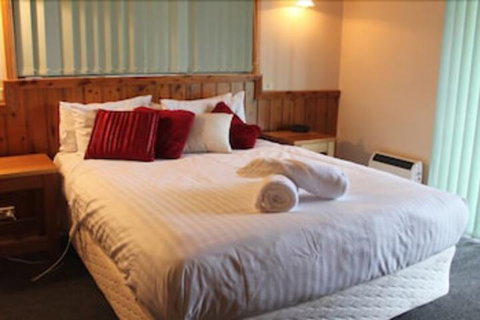 Freycinet Cottage 2 - Nambucca Heads Accommodation 2