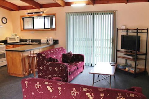 Freycinet Cottage 2 - Nambucca Heads Accommodation 1