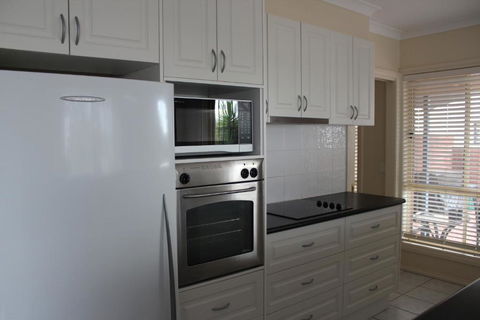 Lake Boga Waterfront Holiday House - Nambucca Heads Accommodation 4