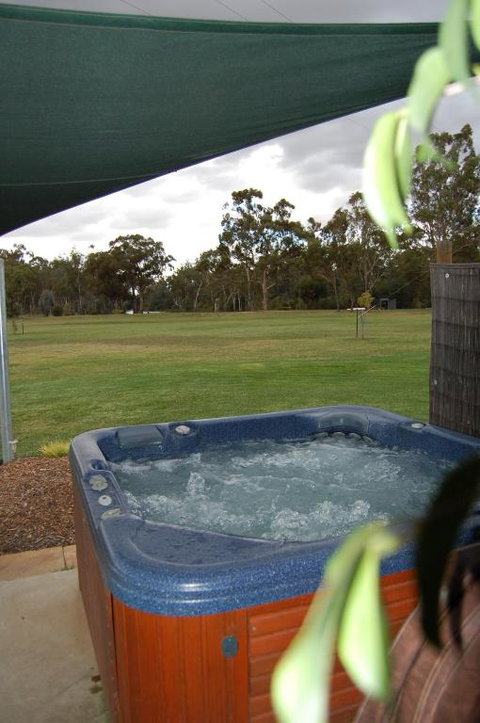 Goolwa Spa & River Retreat House - Nambucca Heads Accommodation 2