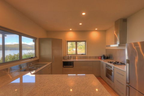 Fairwinds - Essentially Tas - Nambucca Heads Accommodation 4