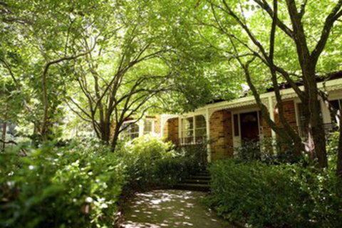 Leura Camellias - Nambucca Heads Accommodation 0