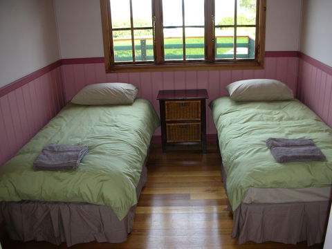 Cedar Cottages Blackmans Bay - Nambucca Heads Accommodation 3