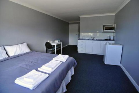 Bribie Island Square - Nambucca Heads Accommodation 4