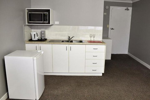 Bribie Island Square - Nambucca Heads Accommodation 2