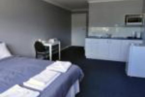 Bribie Island Square - Nambucca Heads Accommodation 0