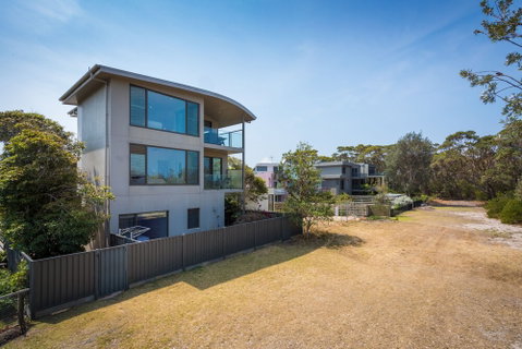 Rolling Waves 3 - Nambucca Heads Accommodation 2