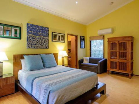 Five Bimba (Tractor House) - Nambucca Heads Accommodation 0