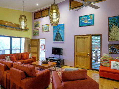 Five Bimba (Tractor House) - Nambucca Heads Accommodation 4