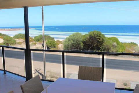The Lighthouse Beachfront Accommodation - Nambucca Heads Accommodation 4