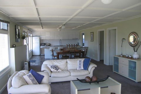 Elusive Penguin - Nambucca Heads Accommodation 4