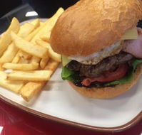 Drouin PizzaBurger Lounge - Nambucca Heads Accommodation