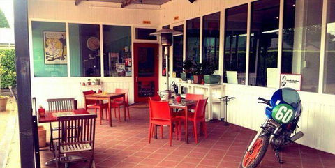 Rockabellas Roadside Diner - Nambucca Heads Accommodation 6