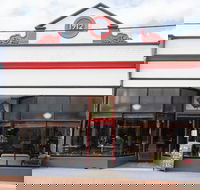 The Red Velvet Lounge - Nambucca Heads Accommodation