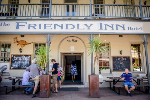 The Friendly Inn - Nambucca Heads Accommodation 0