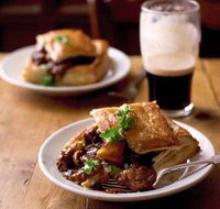 Waxy's Irish Pub - Nambucca Heads Accommodation