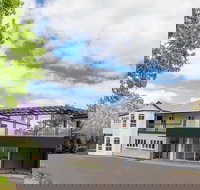 The Glasshouse and Bergin Lounge at Clouds Montville - Nambucca Heads Accommodation