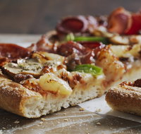 Domino's - Karawara - Nambucca Heads Accommodation