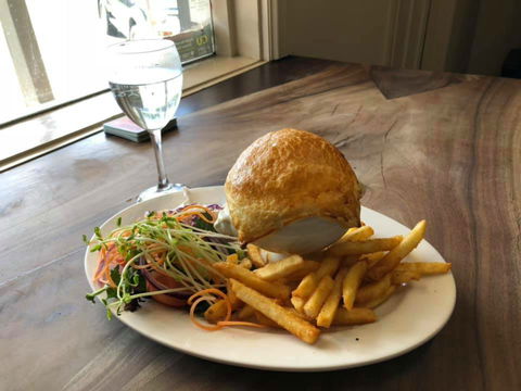 Bowning Hotel Dining - Nambucca Heads Accommodation 0