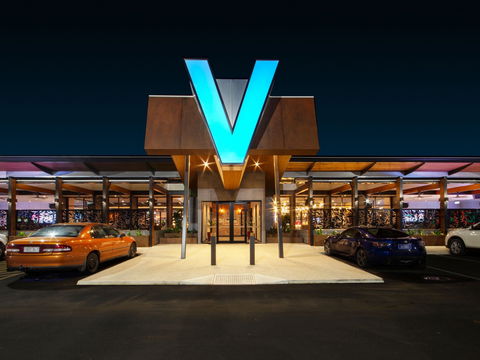 V Hotel - Nambucca Heads Accommodation 0