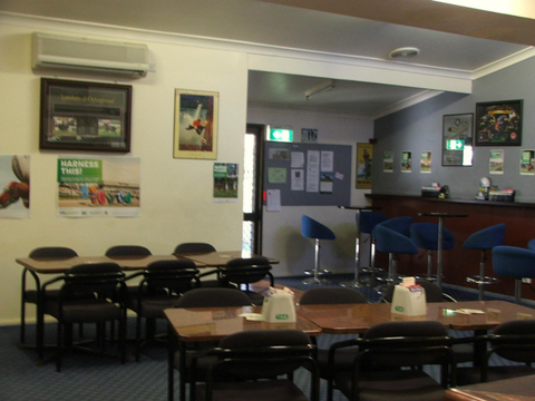 Old Bar Tavern - Nambucca Heads Accommodation 4