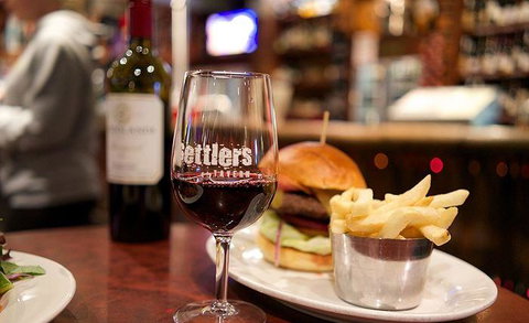 Settlers Tavern - Nambucca Heads Accommodation 11