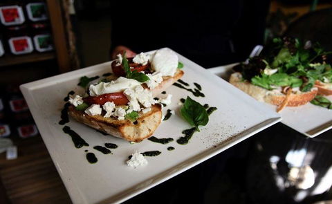 Worn-Out-Wares Cafe - Nambucca Heads Accommodation 11