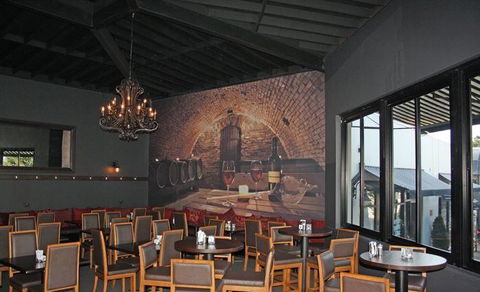 The Robertson Hotel Dining Room - Nambucca Heads Accommodation 6