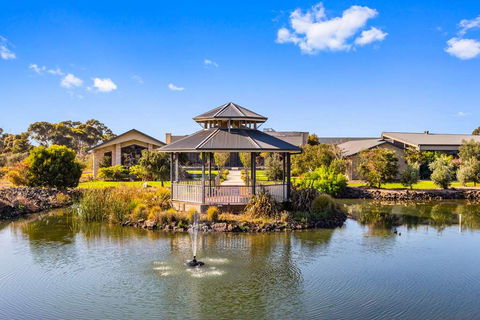 Quality Suites Point Cook Seasons 5 - Nambucca Heads Accommodation 0