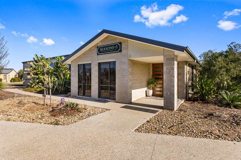 Quality Suites Point Cook Seasons 5 - Nambucca Heads Accommodation 1
