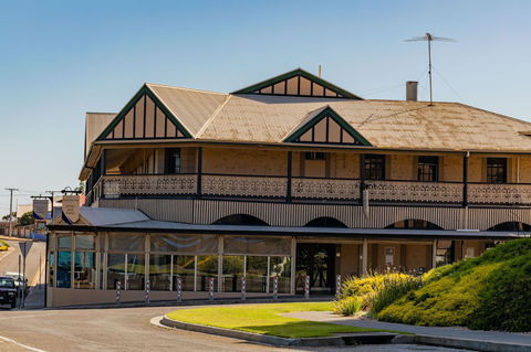 Aurora Ozone Hotel - Nambucca Heads Accommodation 1